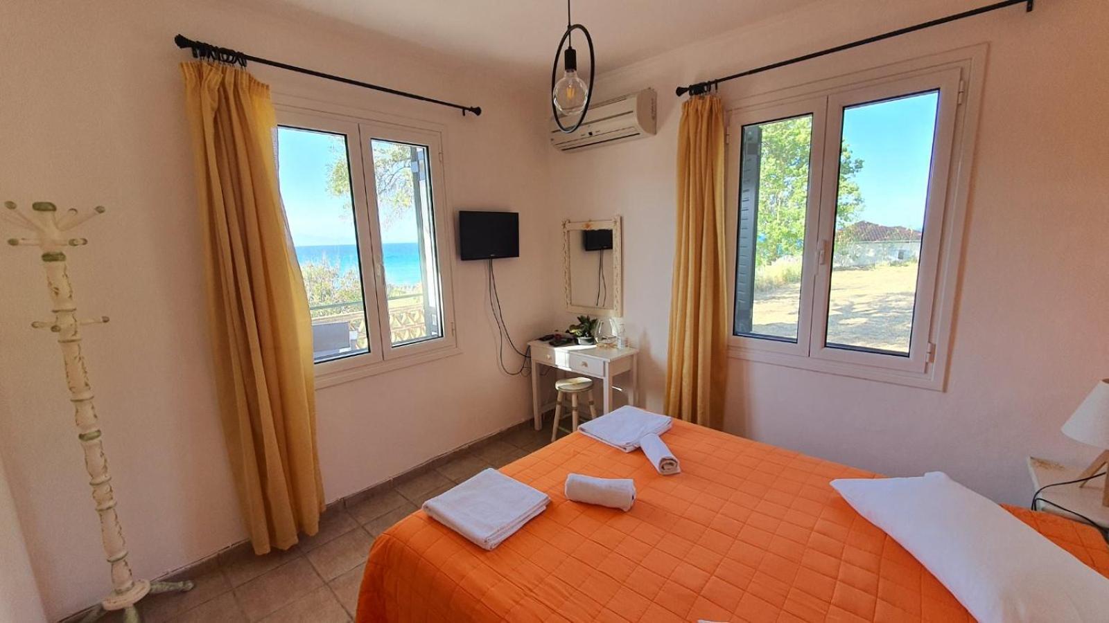Tonias Houses - Thea House And Vrachos Attic Appartment Αλυκανάς Δωμάτιο φωτογραφία